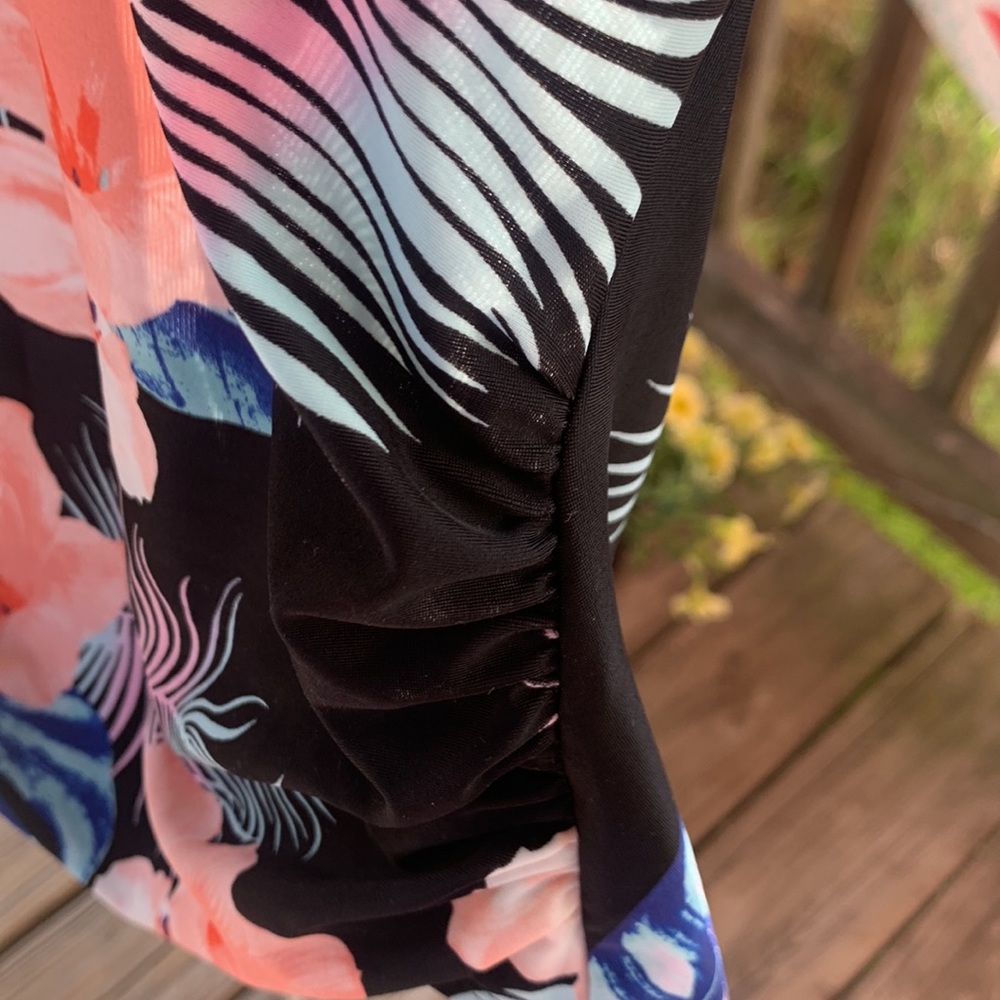 NWT DKNY Tropical Print Hibiscus Palm Swimsuit One Piece Size Medium $118 - Picture 14 of 15